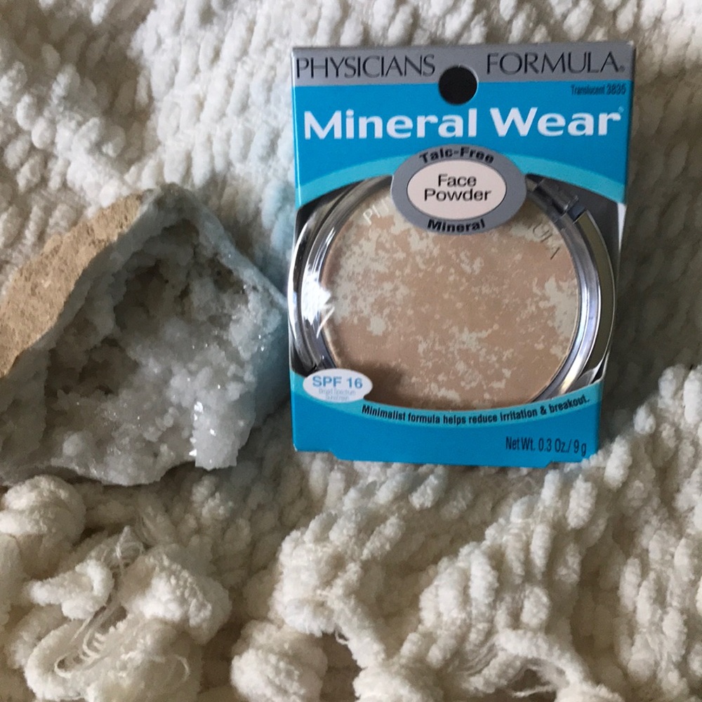 Mineral wear face powder